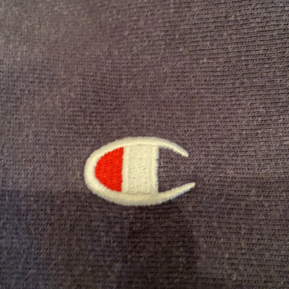 Champion Crewneck - Picture 2 of 4
